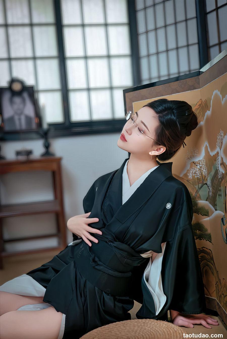 年年Nnian 未亡人 [36P-179MB]