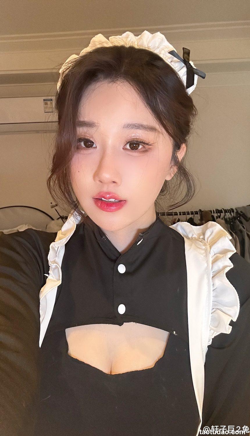 轩子巨二兔 - 女仆装[15P-30MB]