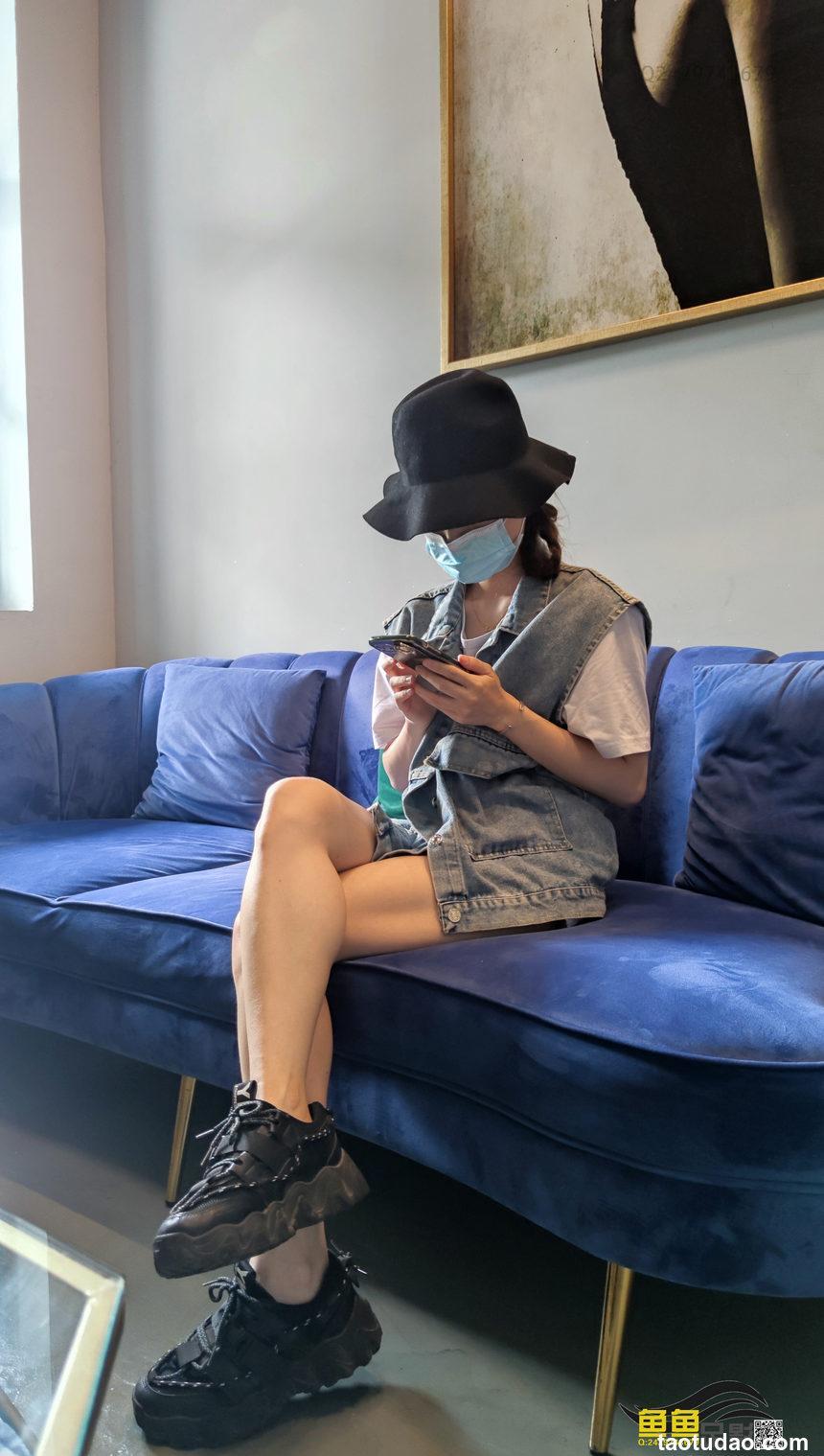 鱼鱼足影 NO.027 - YiYi[201P+1V／1.41GB]