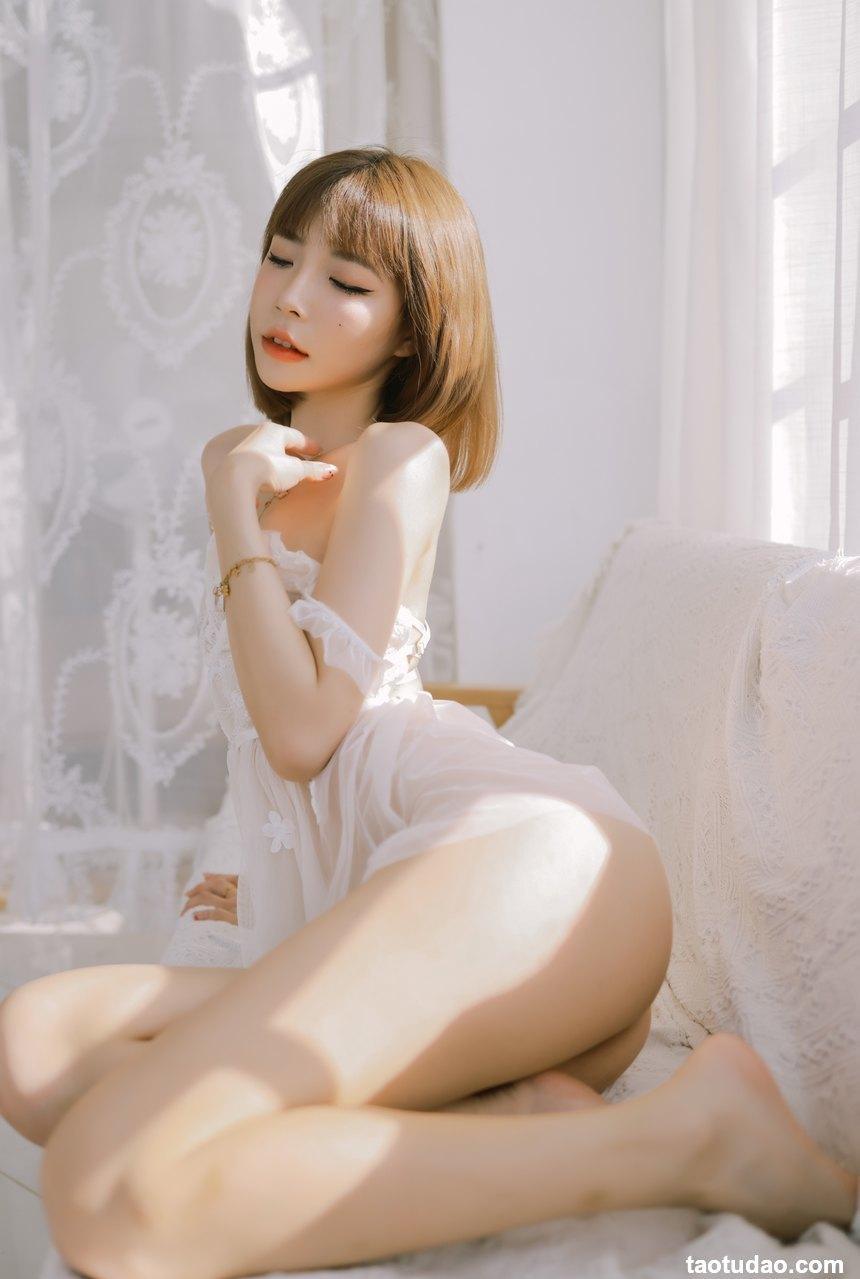 陈妮妮 - 天生的尤物从不欲擒故纵 [11P-18MB]