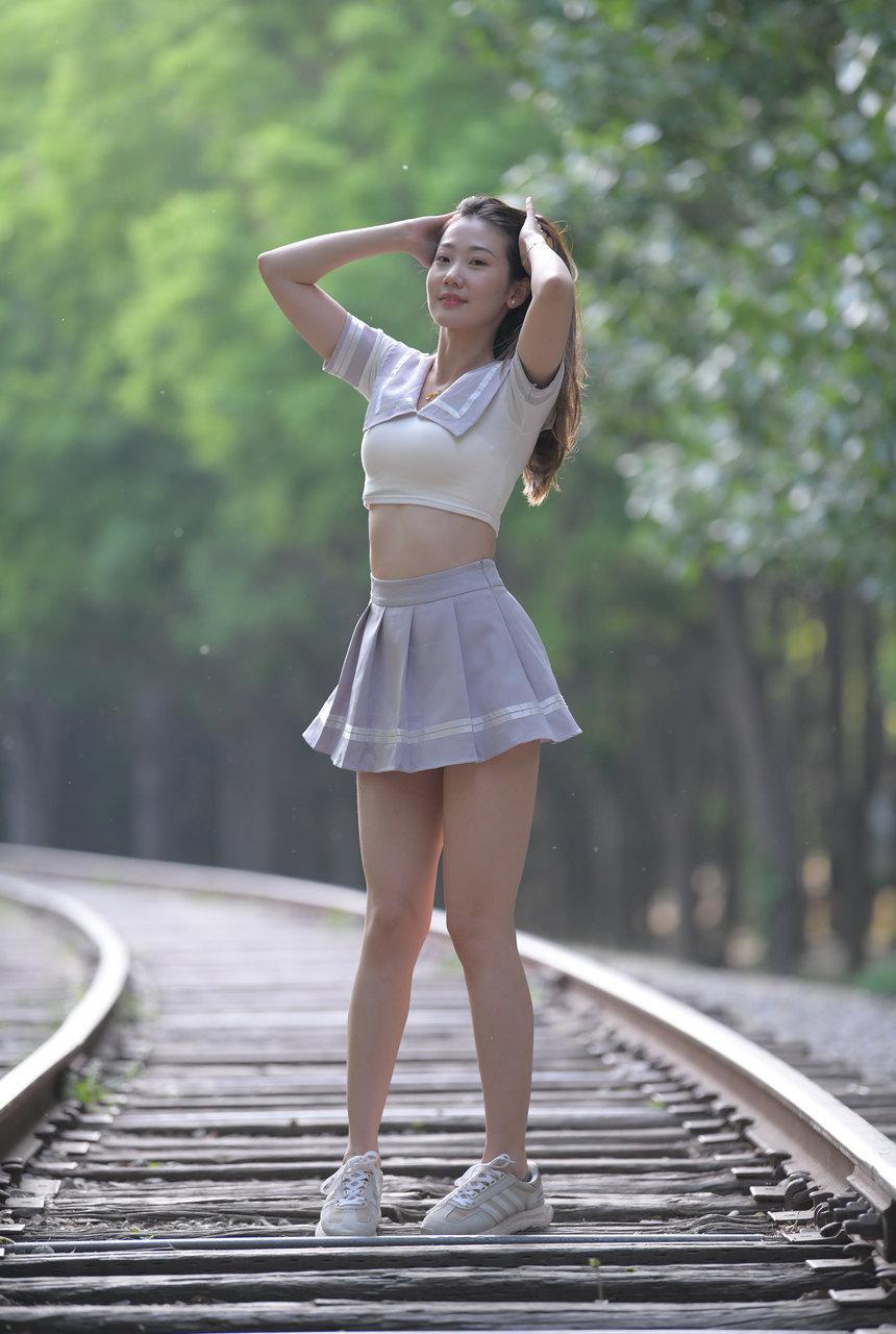 都市丽人 超短裙女孩 下一站守候 [套图+视频-37.5G]