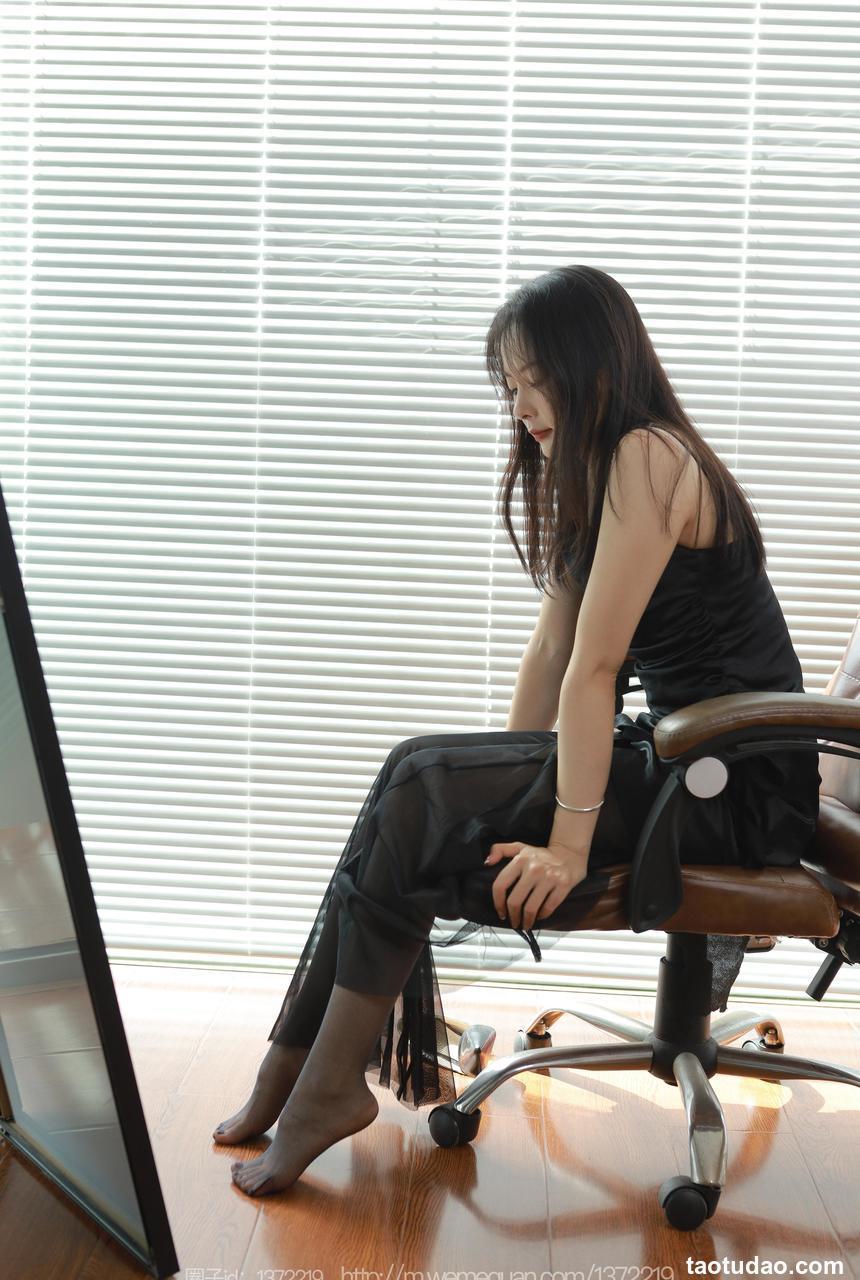 [IESS异思趣向] 2023.07.12 丝享家 1478 小金《黑色蒙娜丽莎》[84P-85.1M]