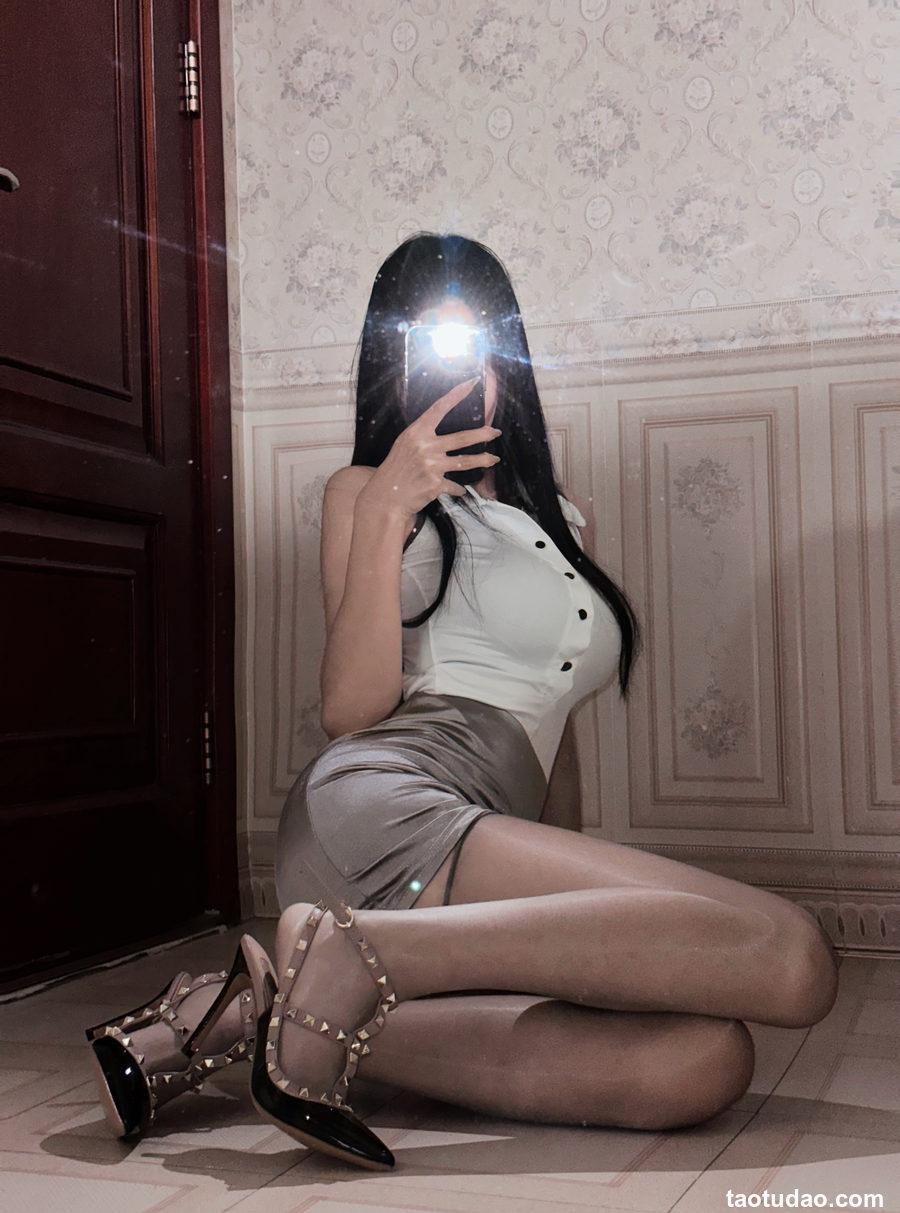 贝蒂蔓蔓 - 俏皮娇妻 [15P-92MB]