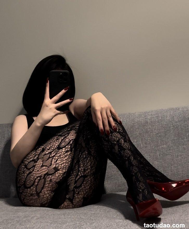 保守的二舅妈 - 欲望蕾丝 [15P-5MB]