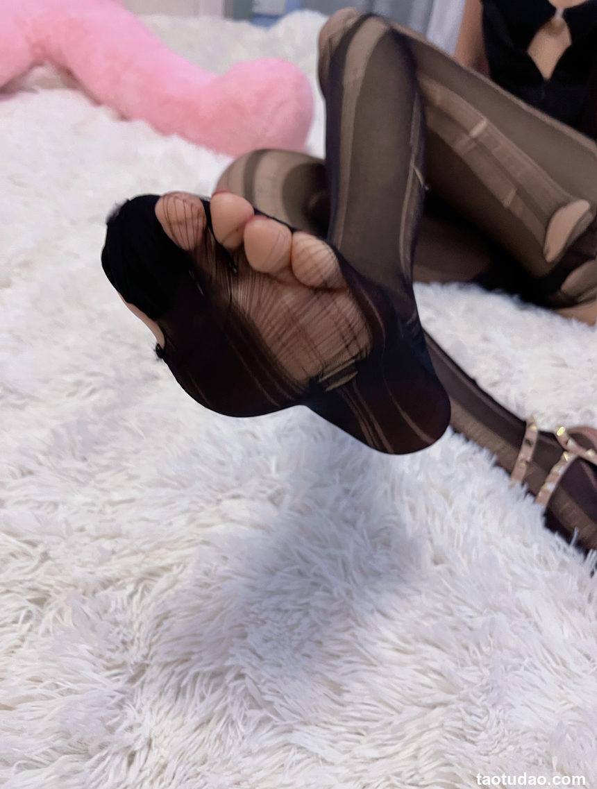 纪念小小v5 - 手撕黑丝 [19P-120MB]