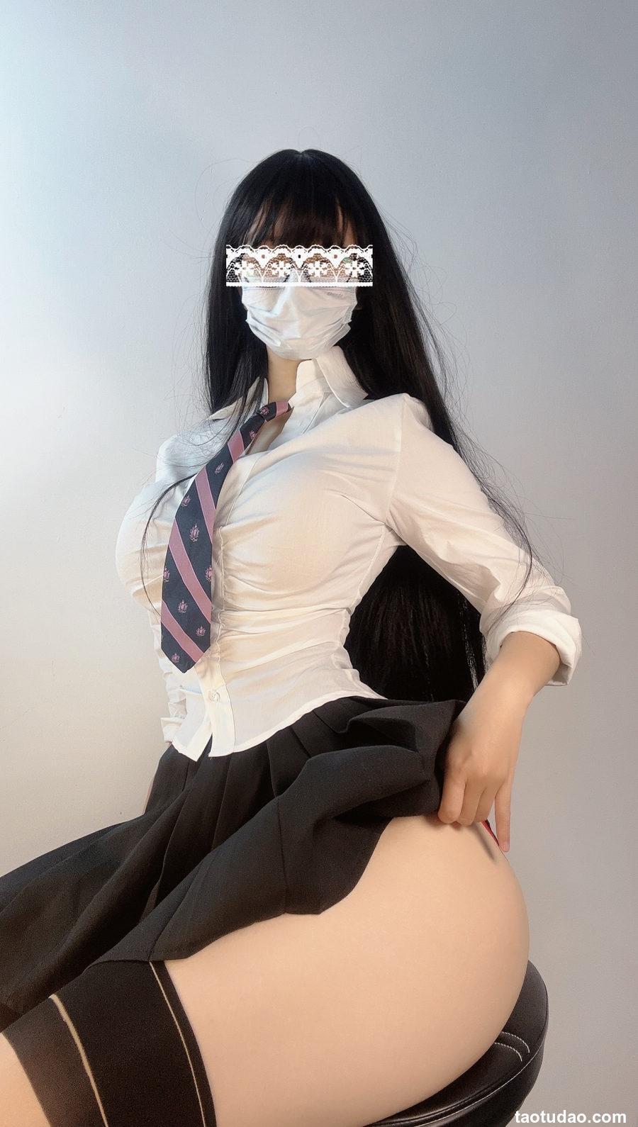 俏妞qiaoniuTT - 制服系列 [15P+1V-68MB]