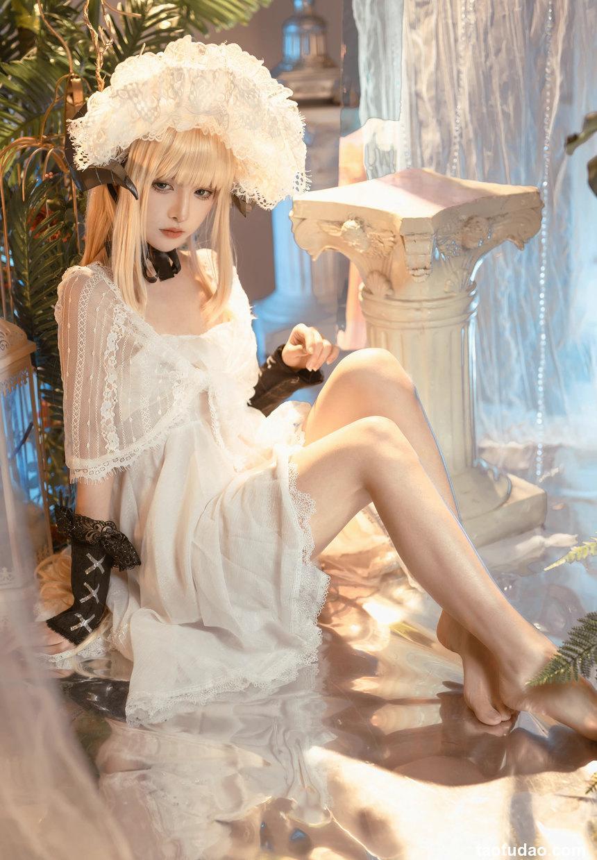 腥味猫罐 - 夜莺 [15P-90MB]