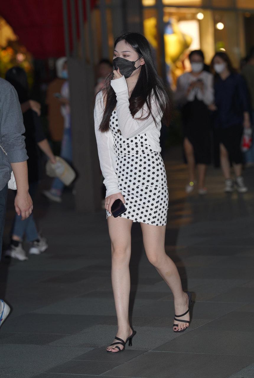 都市丽人包臀裙美腿小姐姐【21P-310MB】