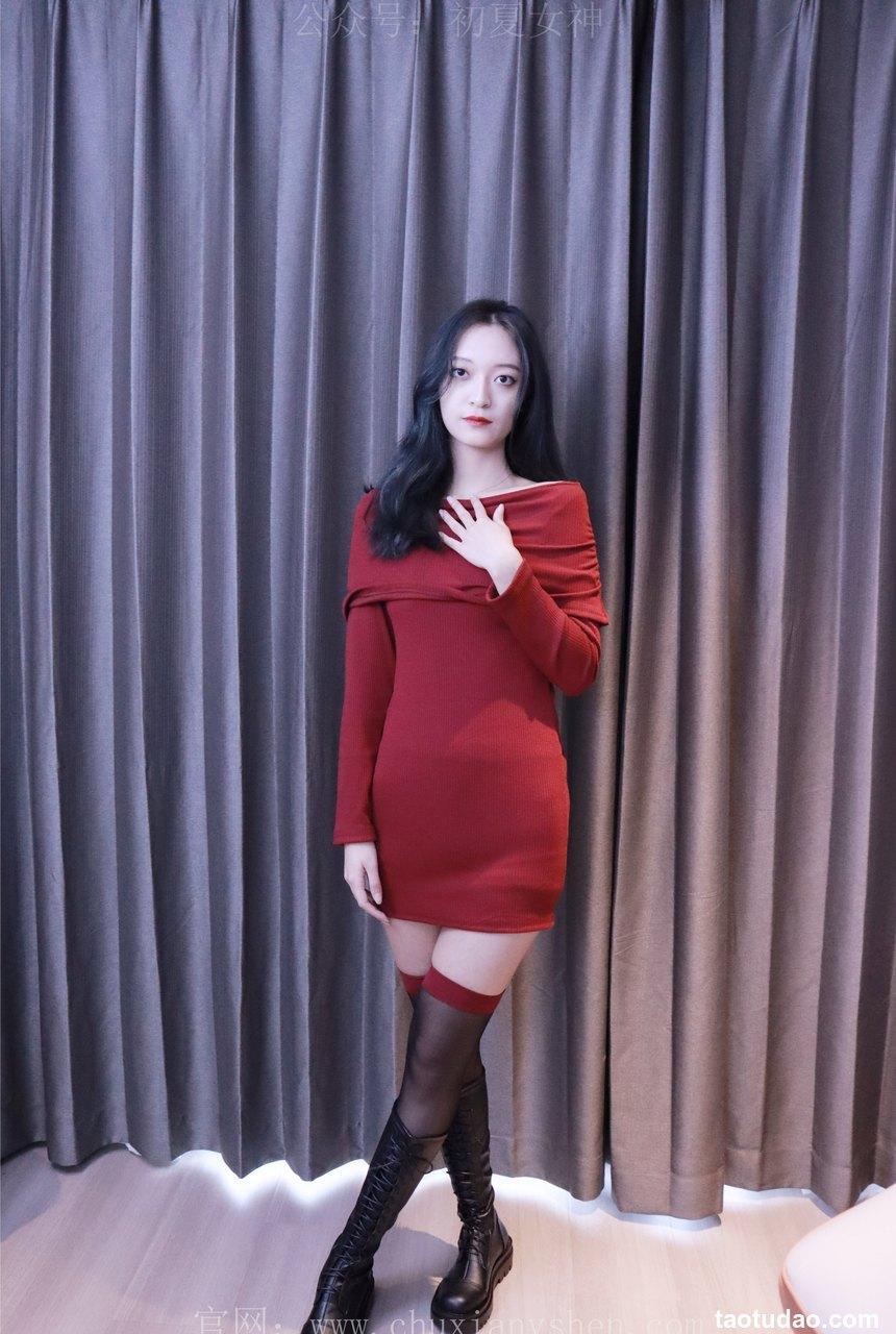 初夏女神 NO.006 依依 M码酒红连衣裙搭黑色长靴[140P+1V／6.76GB]