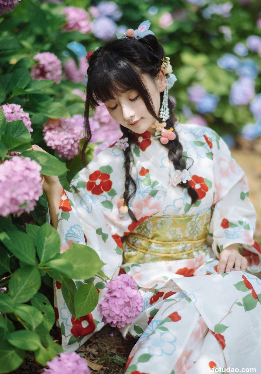 紫氯氯 -  无尽夏 [18P-54MB]