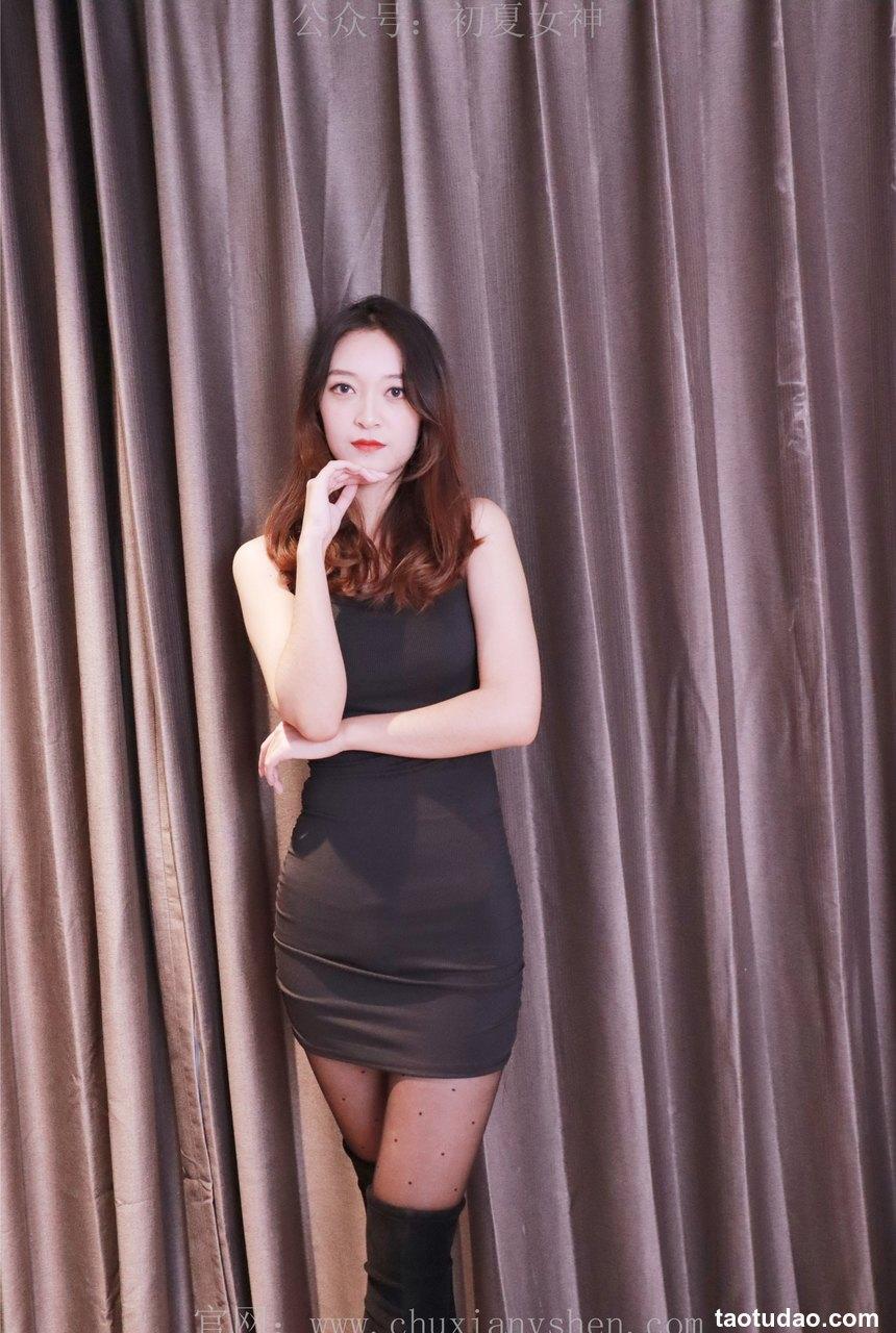 初夏女神 NO.016 依依 M码无袖黑色衣搭配38码长靴[123P+1V／3.82GB]
