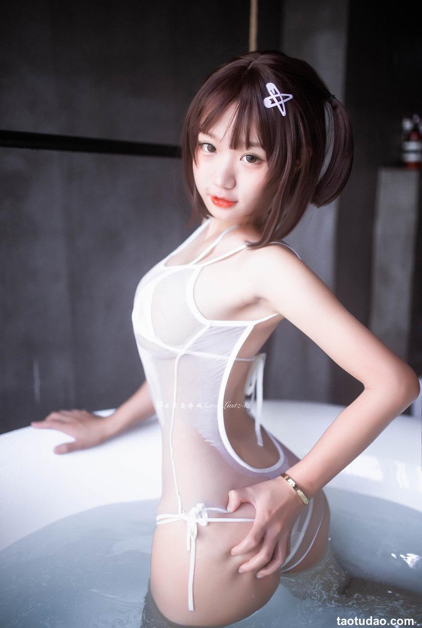 柒柒要乖哦 -  激凸死库水X白色Spa [32P-147MB]