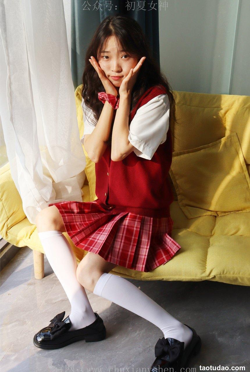 初夏女神 NO.014 蓝莓 S码大红色JK套搭小黑皮鞋[100P+1V／6.11GB]