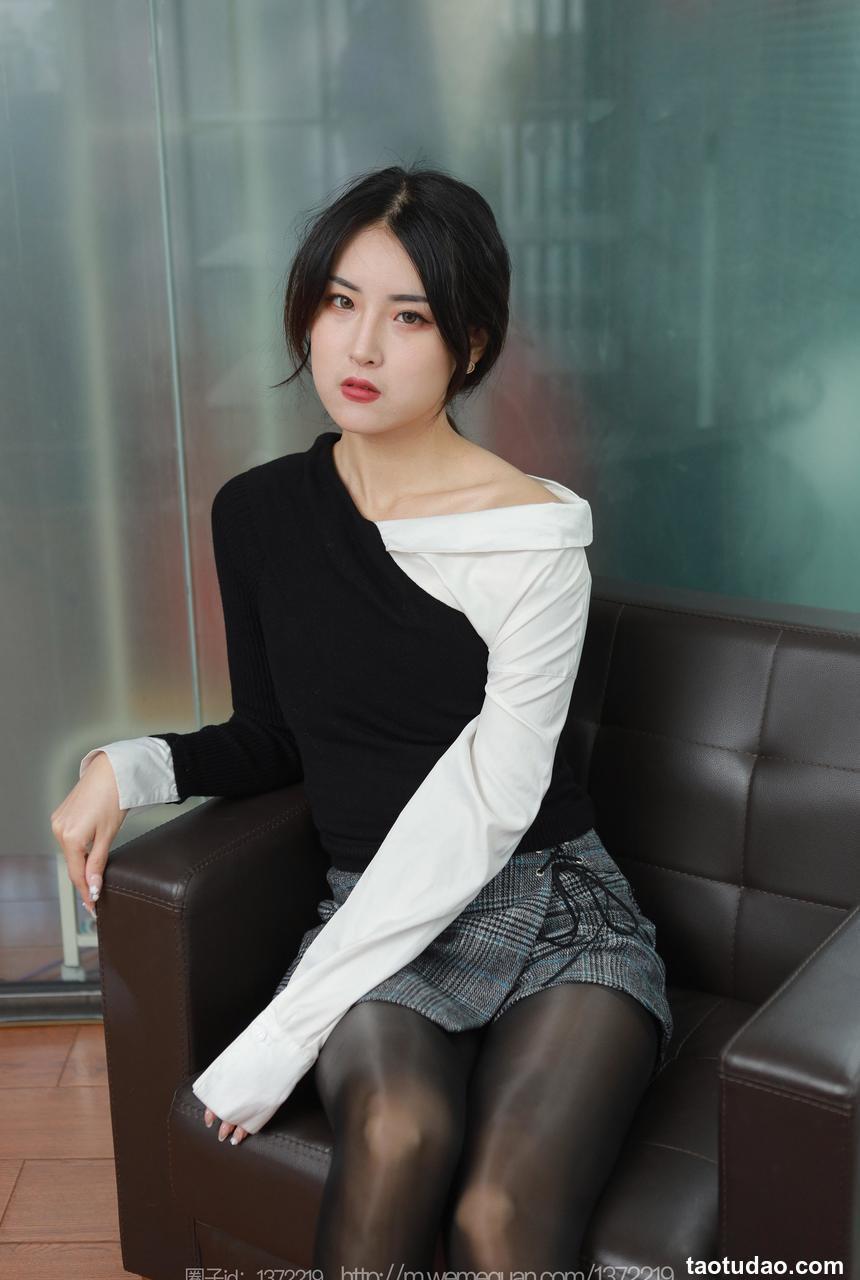 [IESS异思趣向] 2023.01.27 丝享家 1342 小宝《油亮高跟》[86P-90.3M]