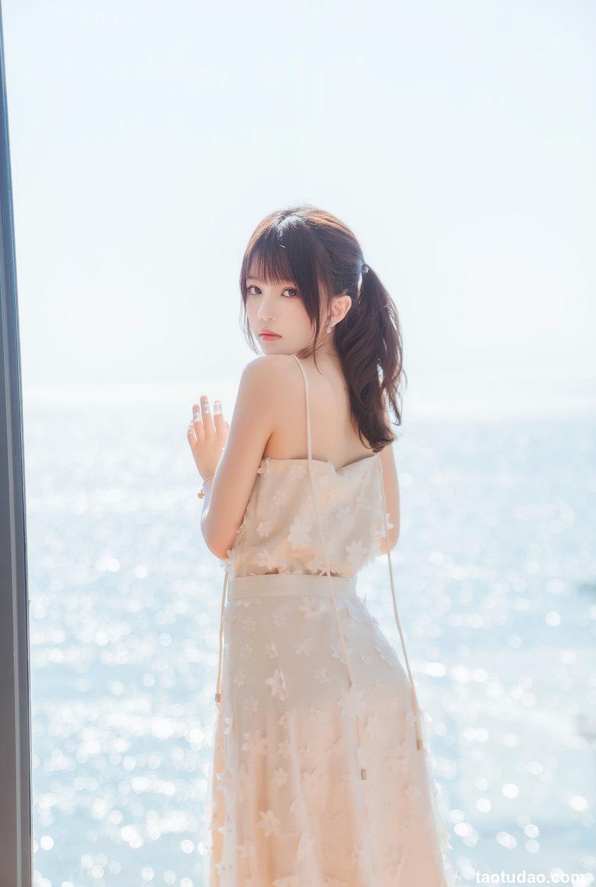 桜桃喵 - 粼光 [25P-190MB]