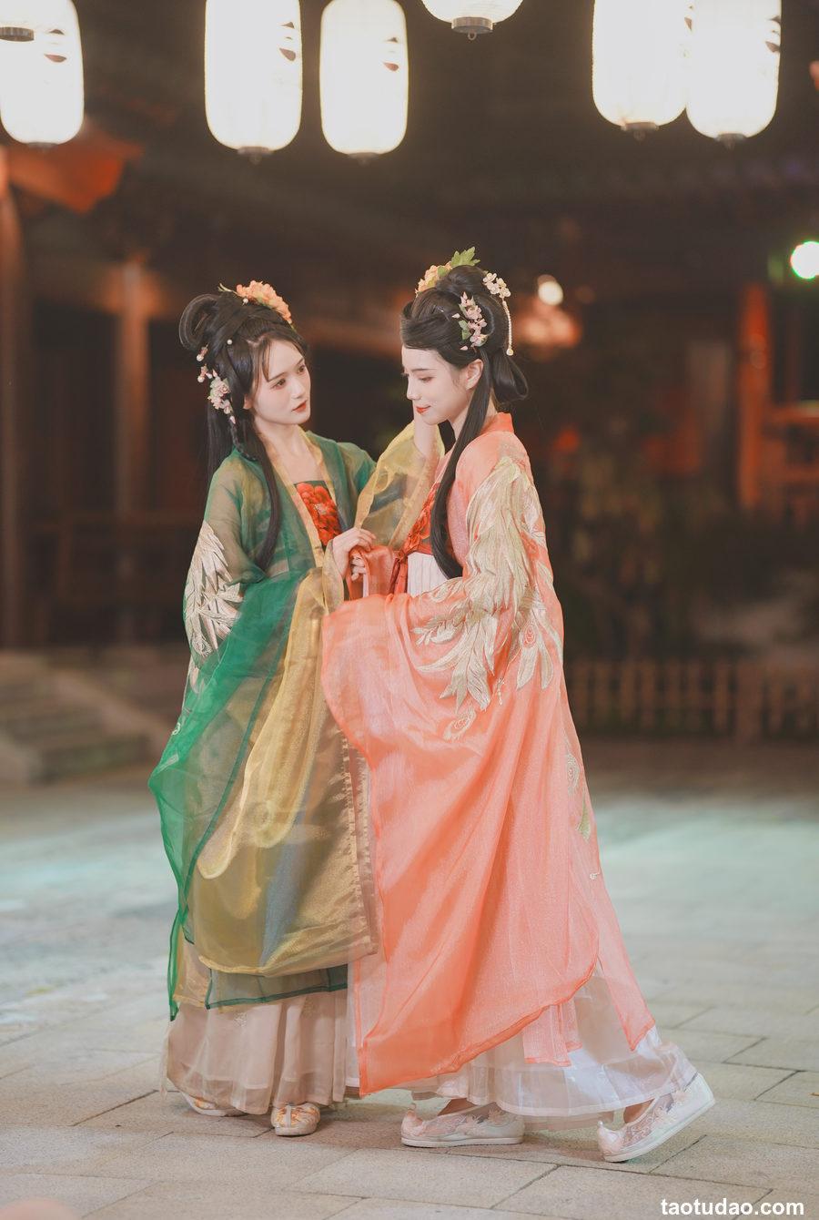 兔子Zzz不吃胡萝卜 - NO.129 夜游灯会 [33P-400MB]