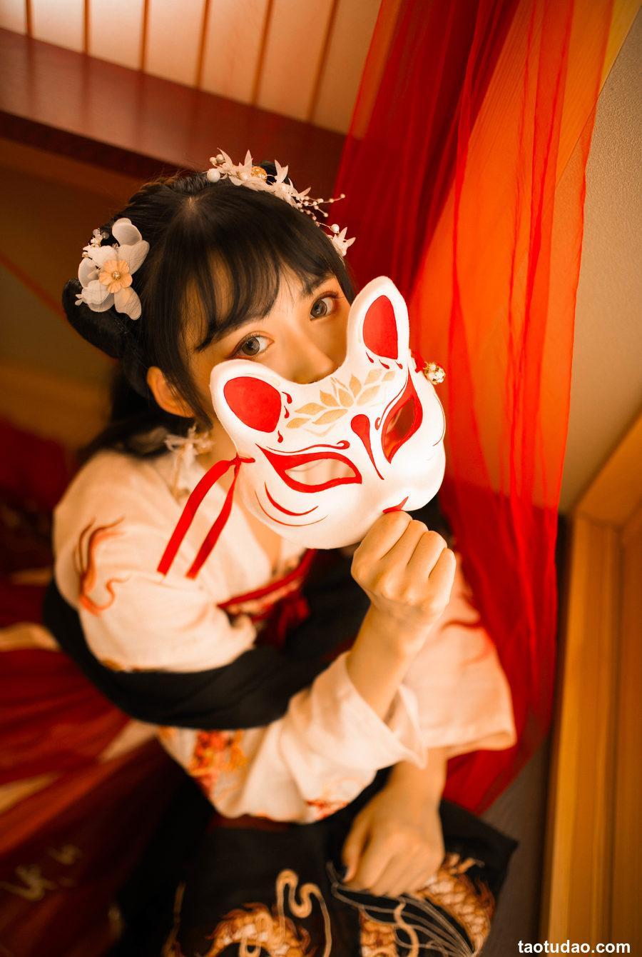 虫皿虫皿 - NO.01 龙母汉服 [16P-60MB]