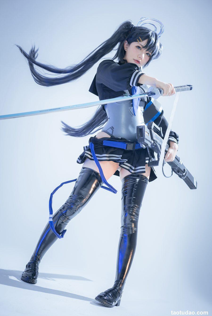 是一只熊仔 -  蓝色袖章 [25P-51MB]