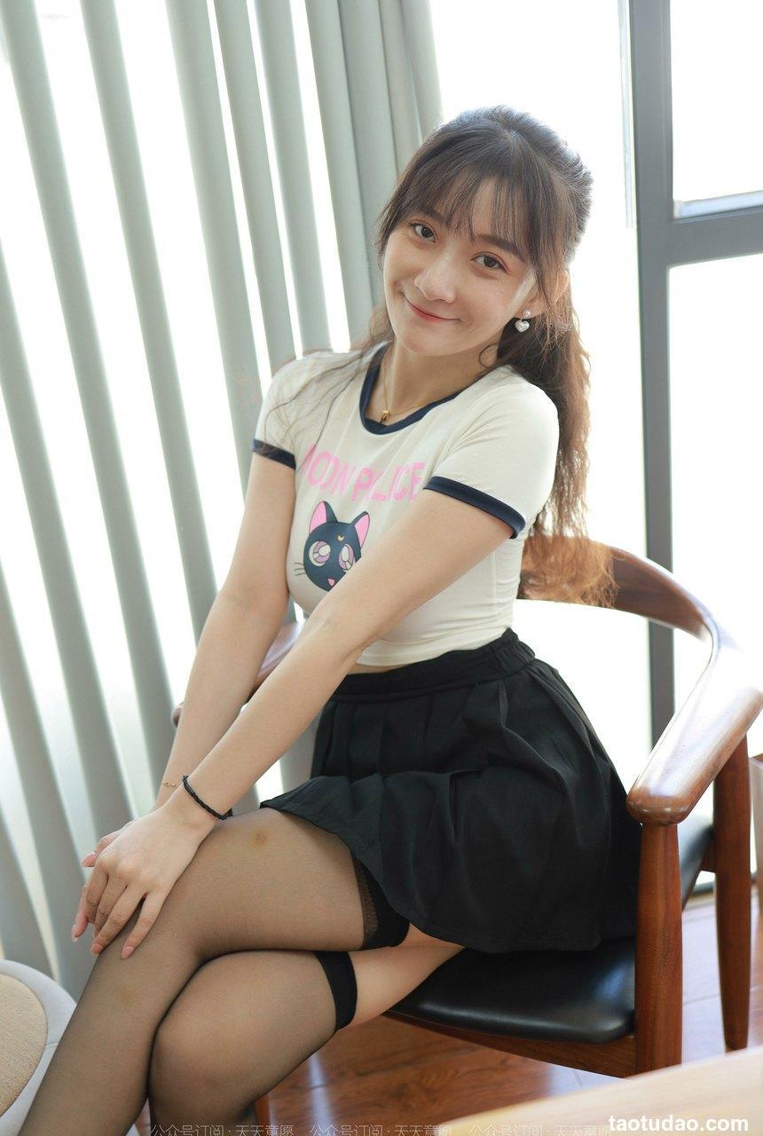 [IESS异思趣向] 2022.09.18 丝享家 .1211 秋秋《红黑虾线》[86P-131.7M]