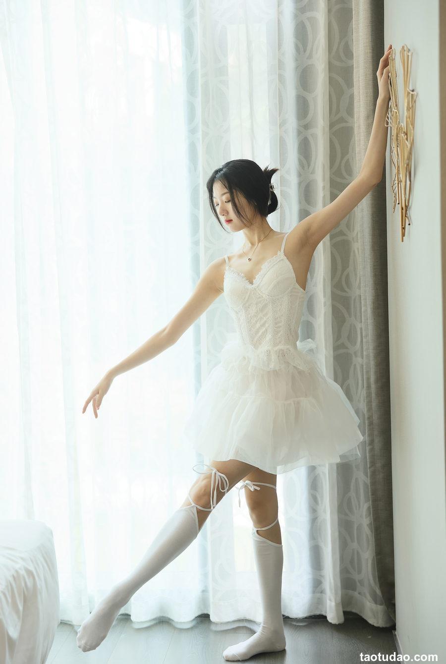 爱伦出品 - 舞蹈生 [17P-125MB]