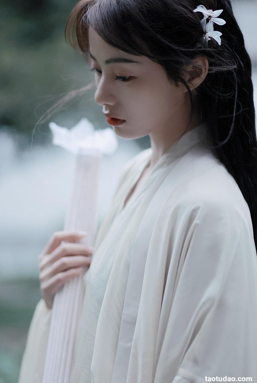 [YITUYU艺图语]2022.12.25 散绪 小婕[28+1P／116MB]