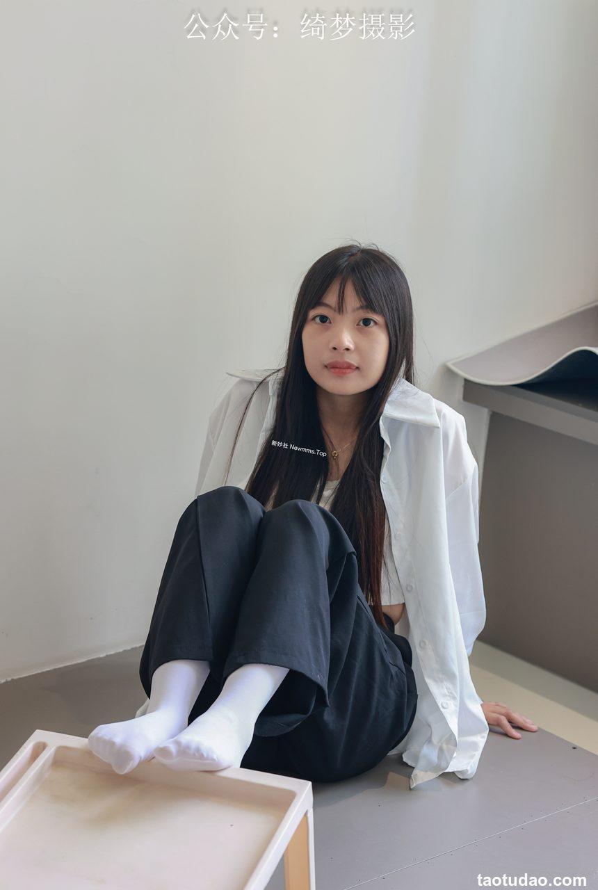 [绮梦摄影] 2024.09.19 NO.027 团子 珍藏无修无水印版 [68P-1.1G]