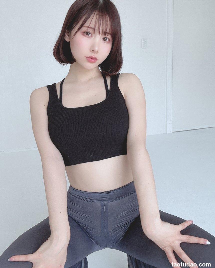 Fantia けんけん 2Q日圓訂閱 [197P+1V-878MB]