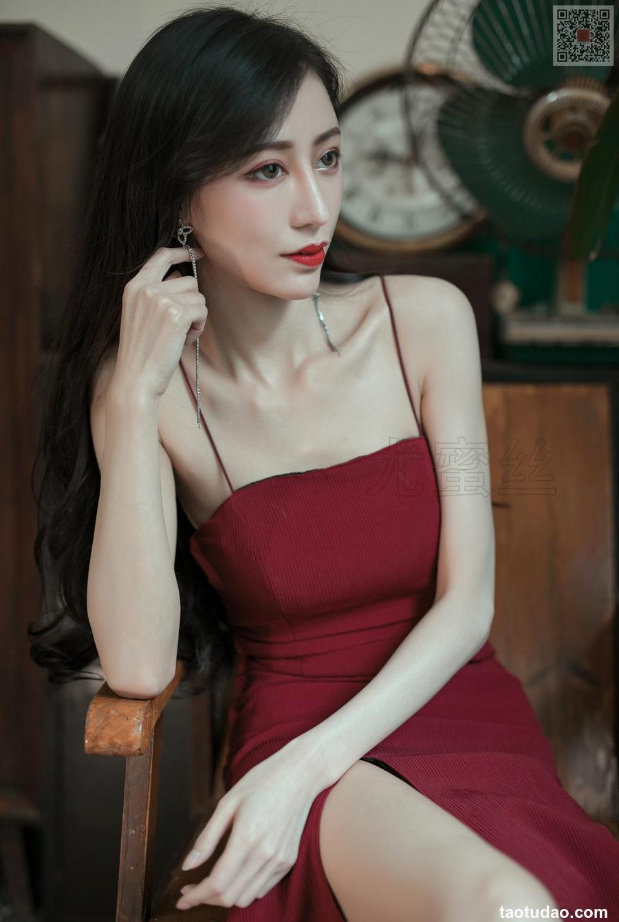 [尤蜜丝]穿搭写真 NO.015[70P+1V／306MB]