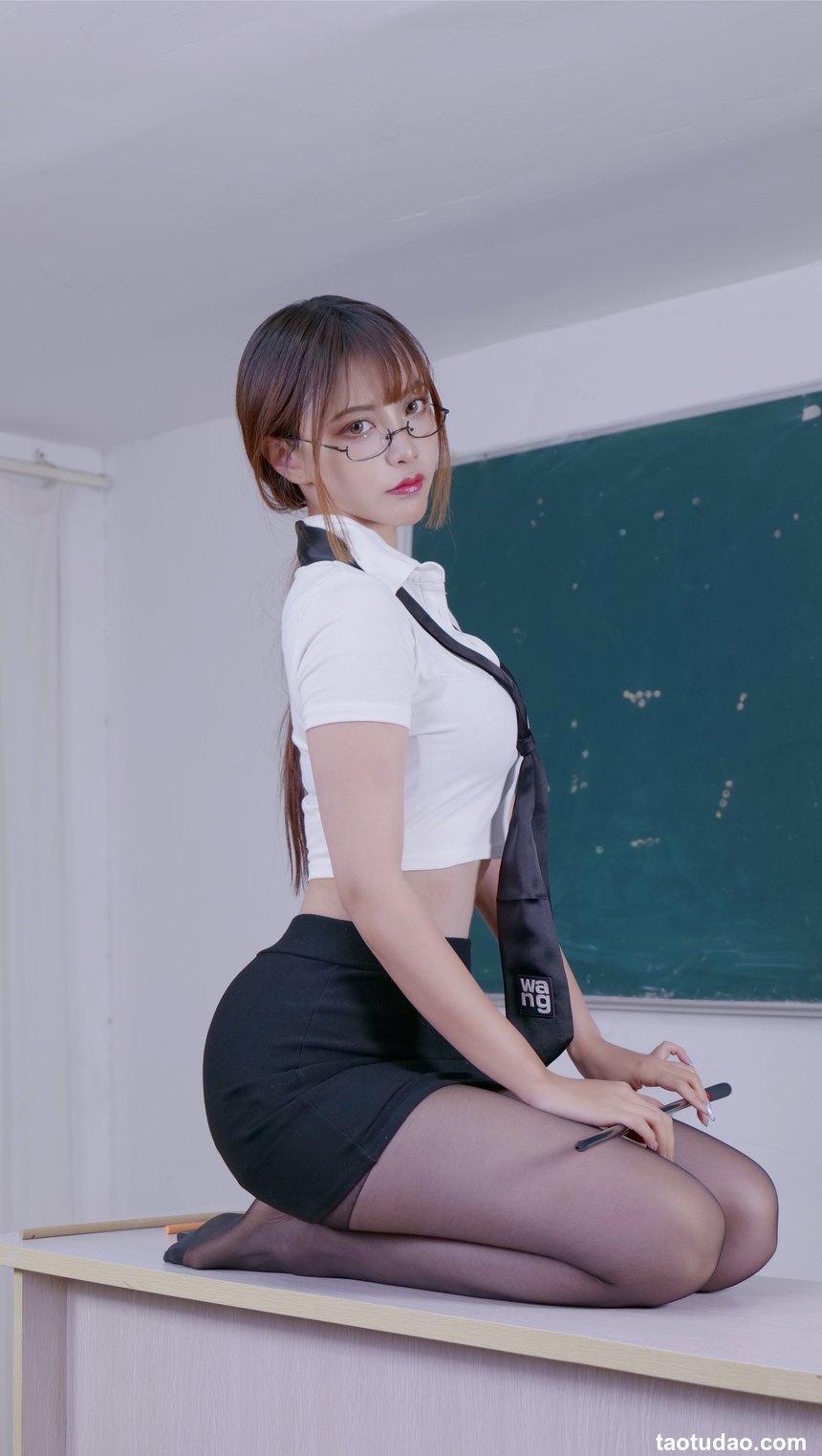 小须须 NO.003 — 老师 [30P-40MB]