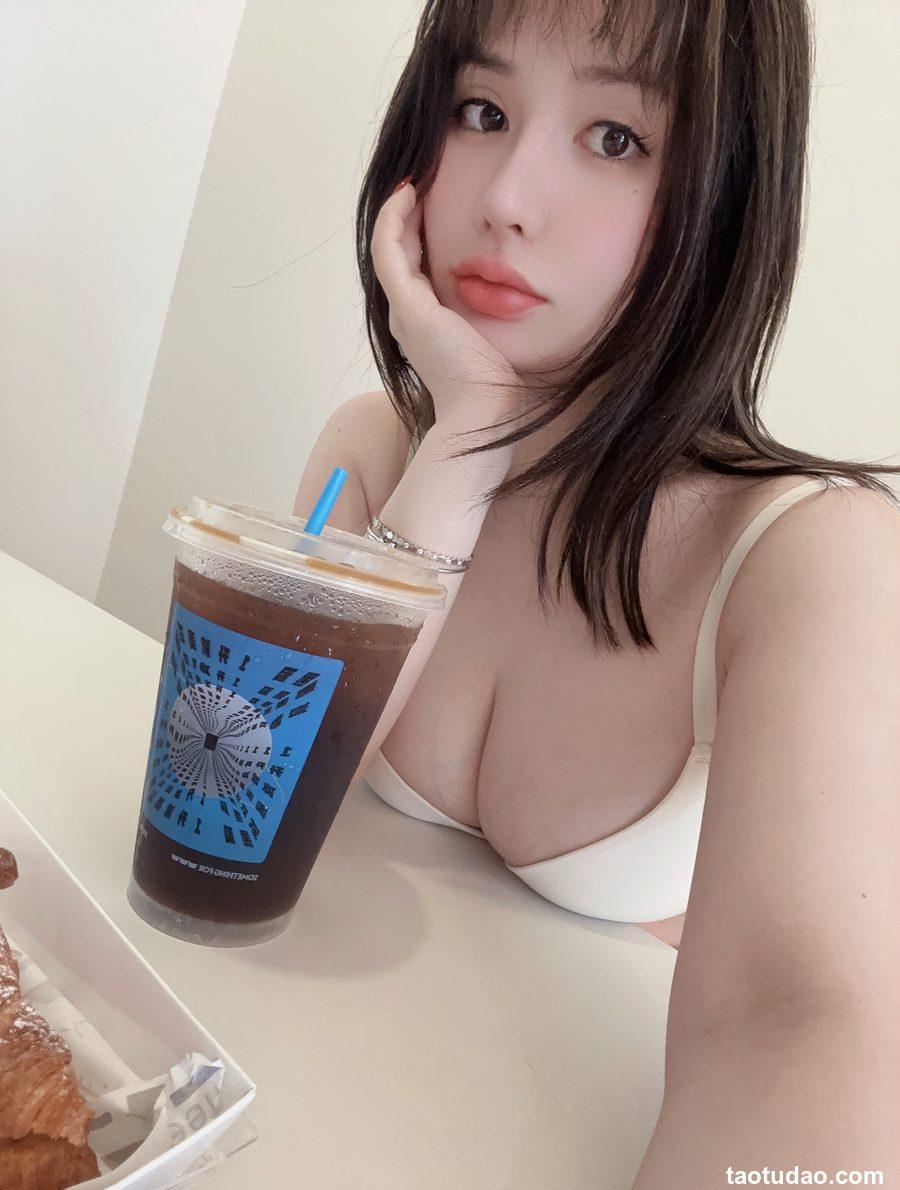 阿色 - 奶量十足 [13P+3V-100MB]