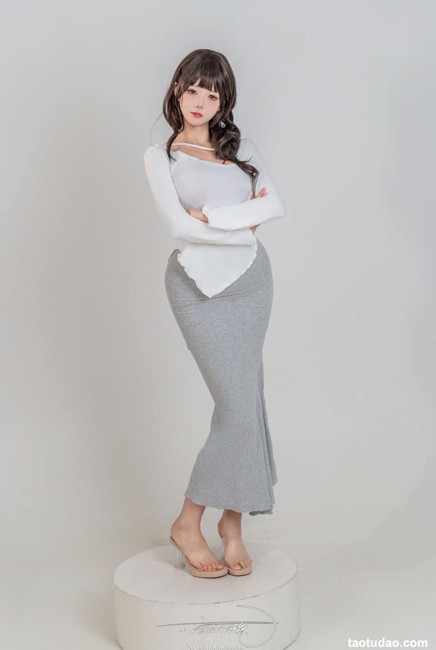 黏黏团子兔  - 6月作品『夹心饼干』79P+1V Queen card [80P+1V-934MB]