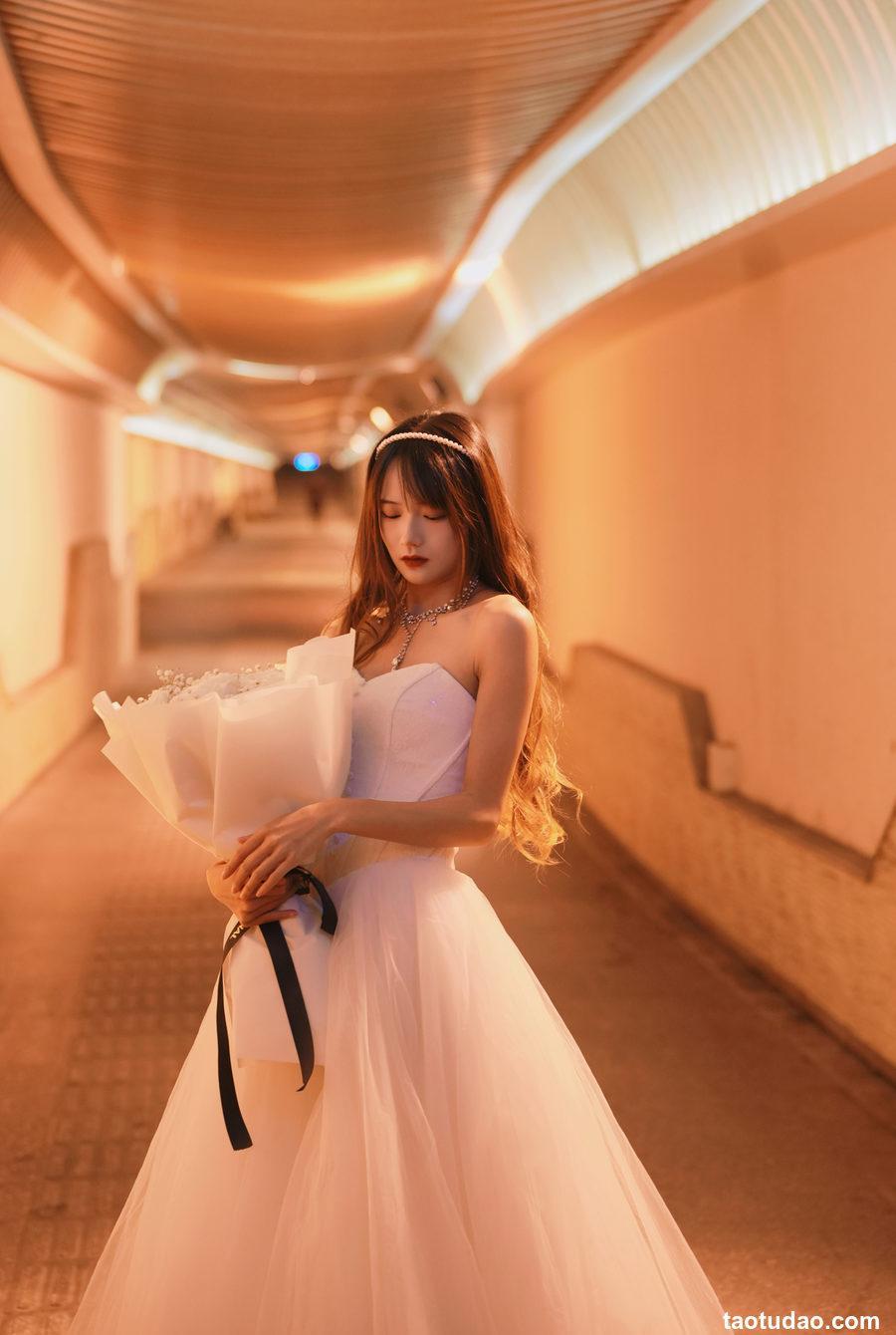 兔子Zzz不吃胡萝卜 - NO.134 后来我们成了祝对方幸福的人 [21P-218MB]