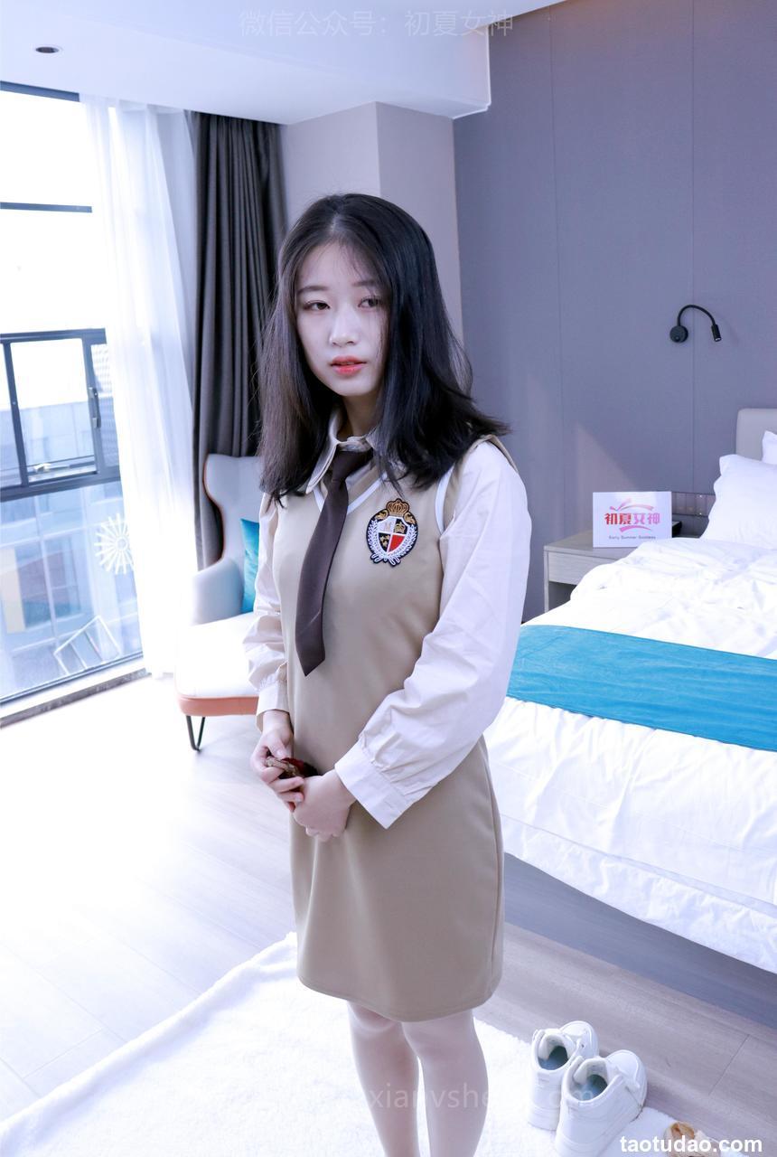 初夏女神 NO.018 念念 秋冬学院风显瘦连衣裙S码搭配[131P+1V／4.42GB]