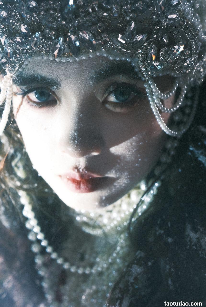 [YITUYU艺图语]2022.12.24 她是龙 Linglingxue_[28+1P／209MB]