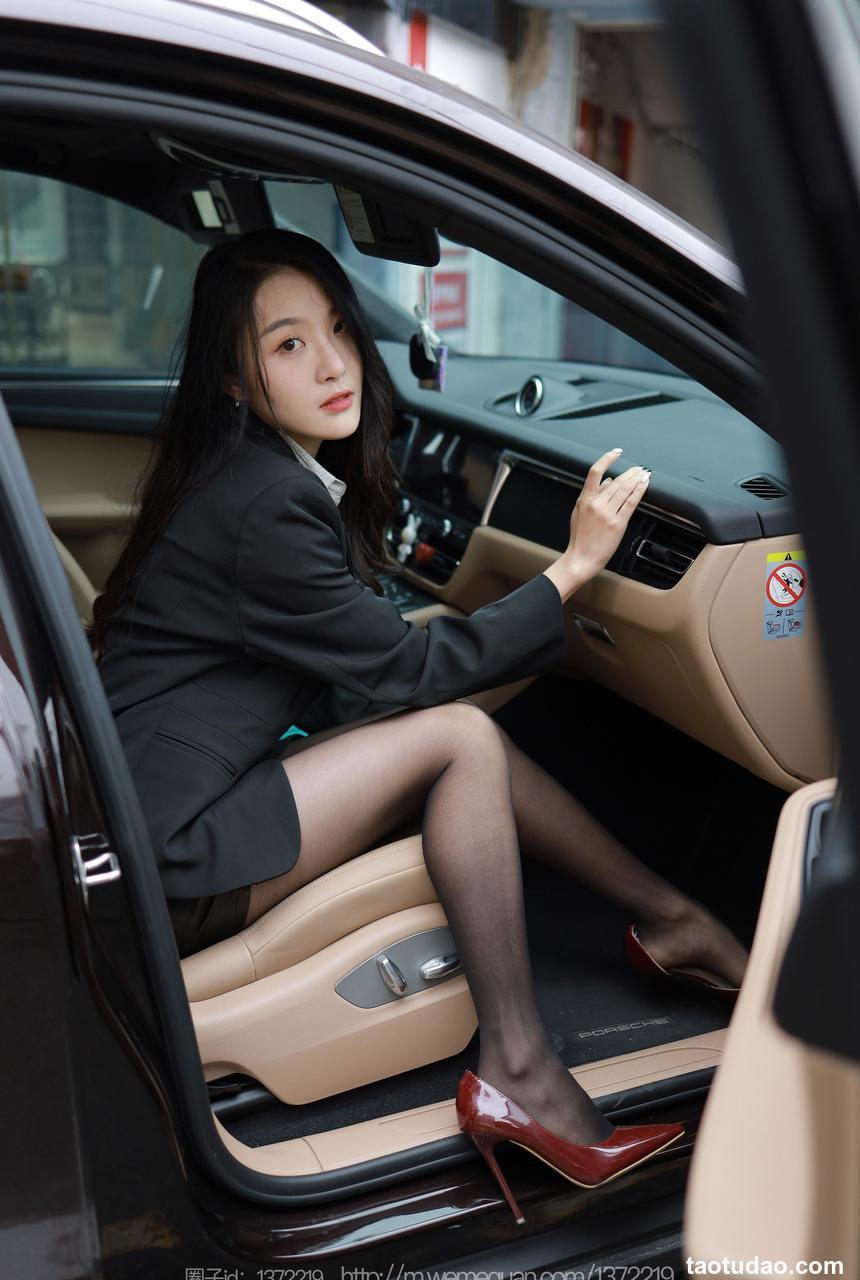 [IESS异思趣向] 2023.01.11 丝享家 1326 婉萍《美女专车》[88P-89.7M]