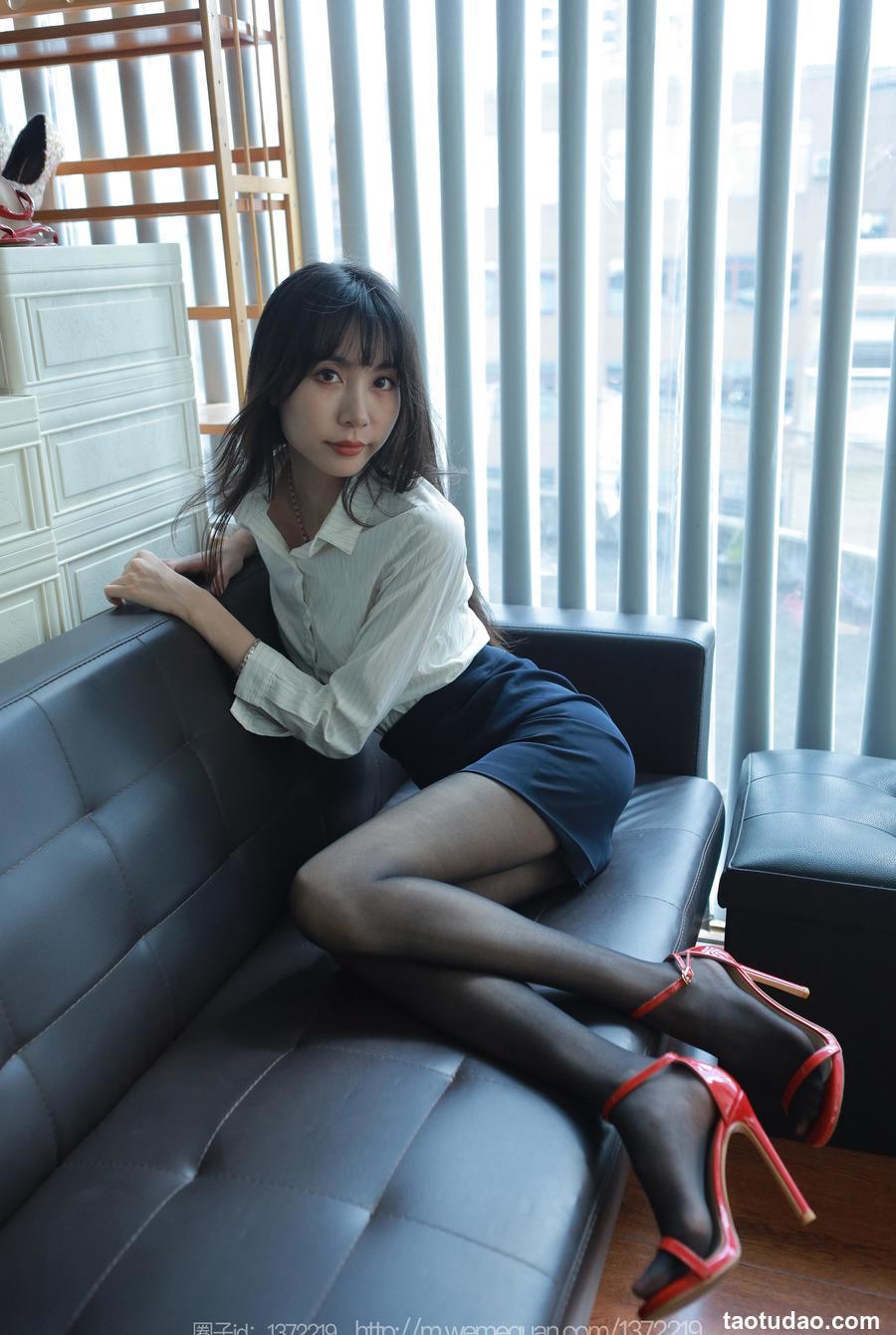 [IESS异思趣向] 2023.08.06 丝享家 1499 团团《光影交错》[84P-90.2M]