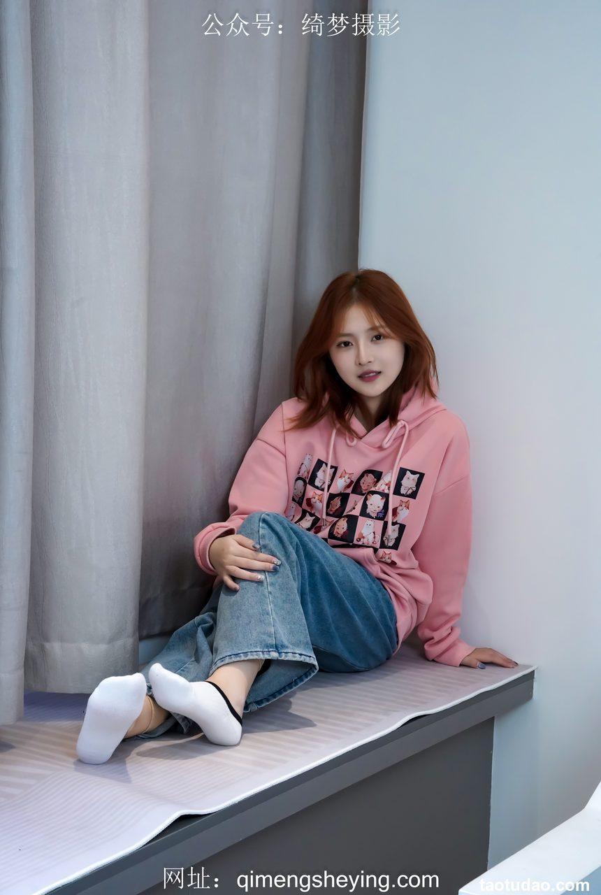 [绮梦摄影] 2024.11.15 NO.084 露露 珍藏无修无水印版 [161P-2.92G]