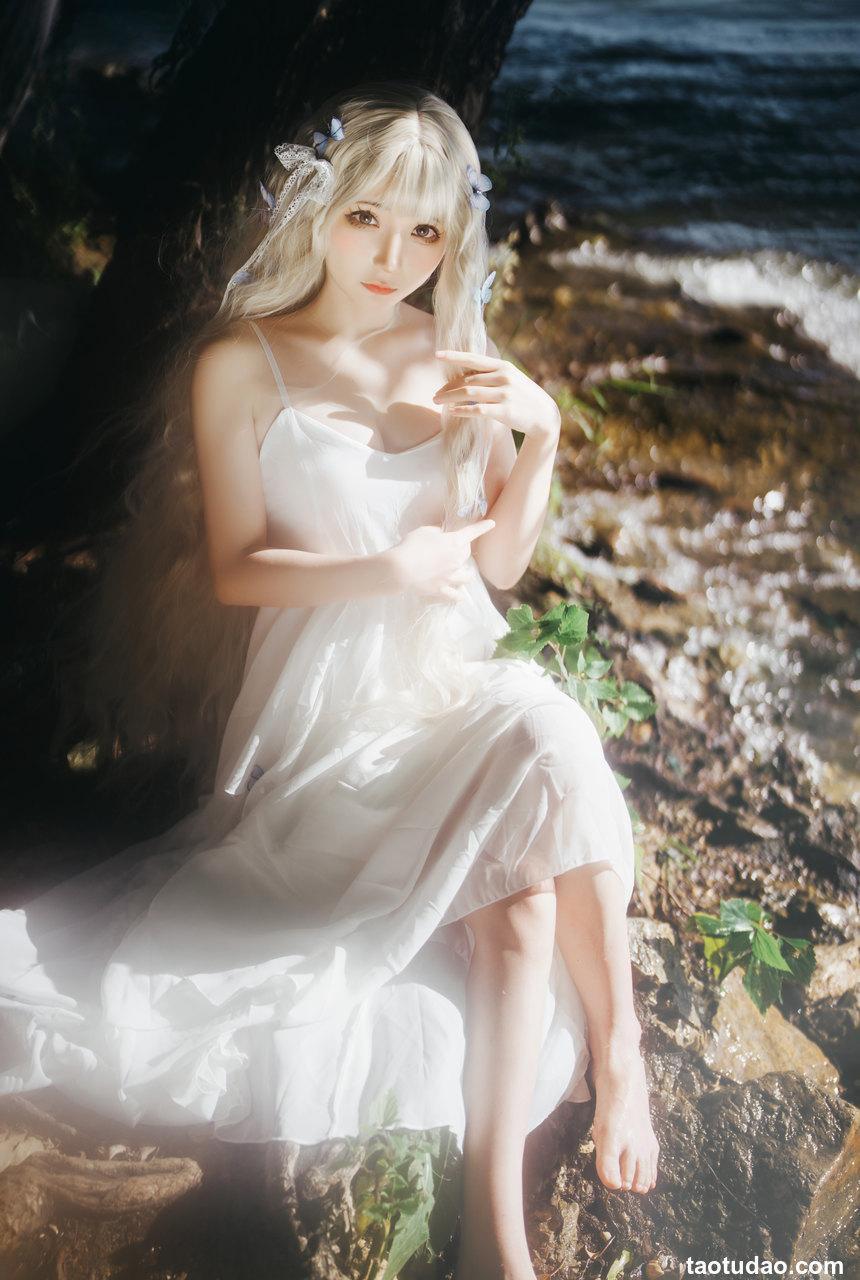 是三不是世w -  湖边白裙 [15P-233MB]