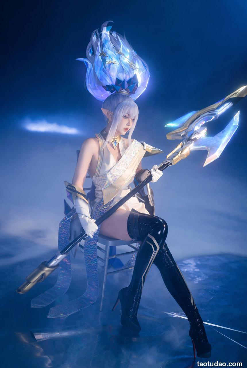 菌烨tako - 23年1月至臻风女 [12P-253MB]