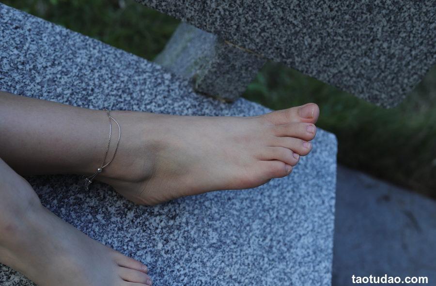 Pary摄影 NO.071 美女小敏公园展示38码超白嫩美脚[115P／835MB]