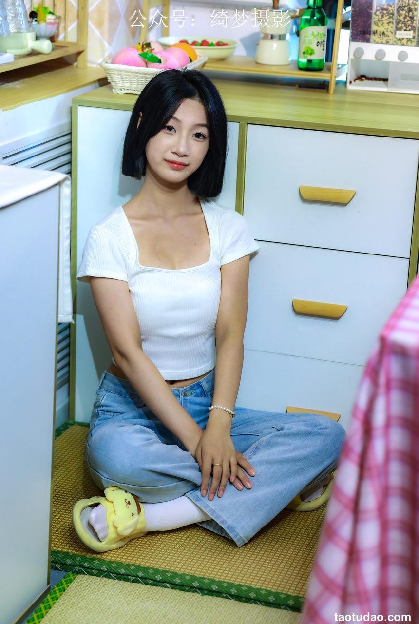 [绮梦摄影] 2024.09.07 NO.019 Light 珍藏无修无水印版 [49 P+1V-10.09G]