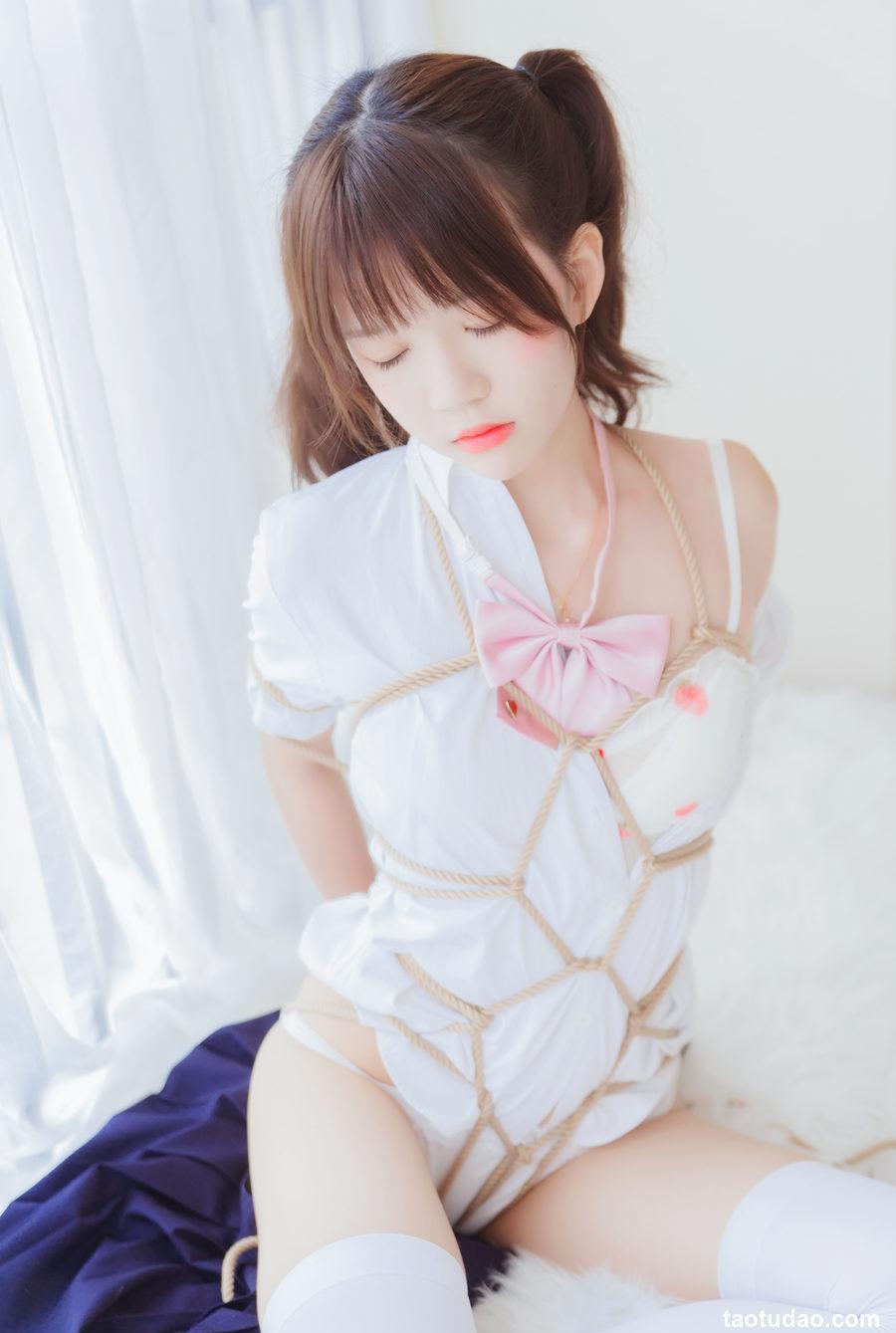 桜桃喵 - 捆绑 [52P-694MB]