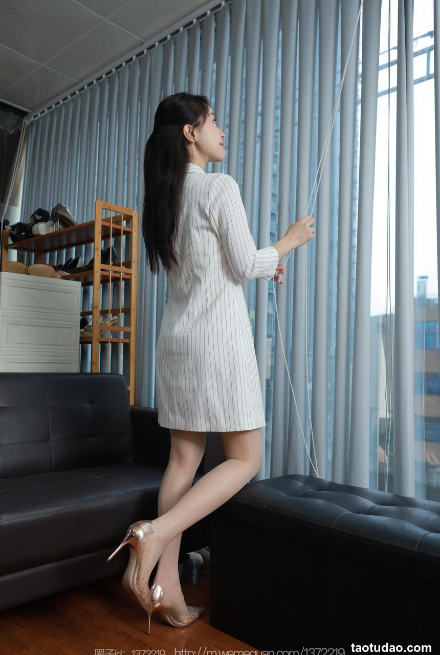 [IESS异思趣向] 2023.03.24 丝享家 1400 小婕《白色条纹外套》[88P-92.6M]