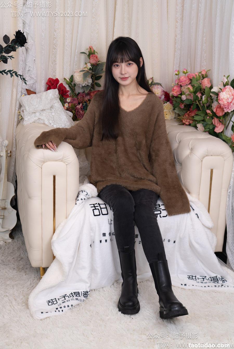 [甜予摄影] NO.010 小离-靴子、白棉袜、裸足 [130P-9.84GB]