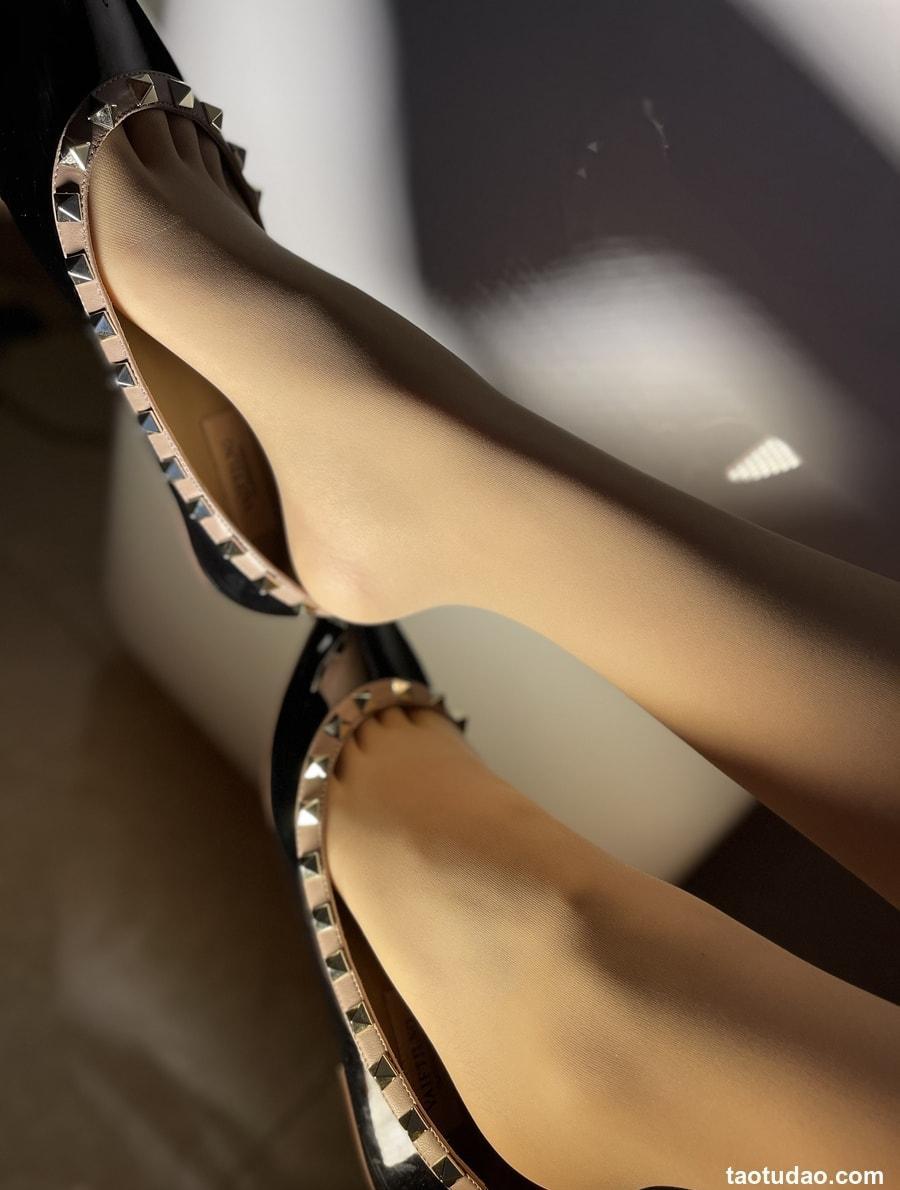 软妹小九九[July芝岚] - 黑色柳丁 [52P-511MB]