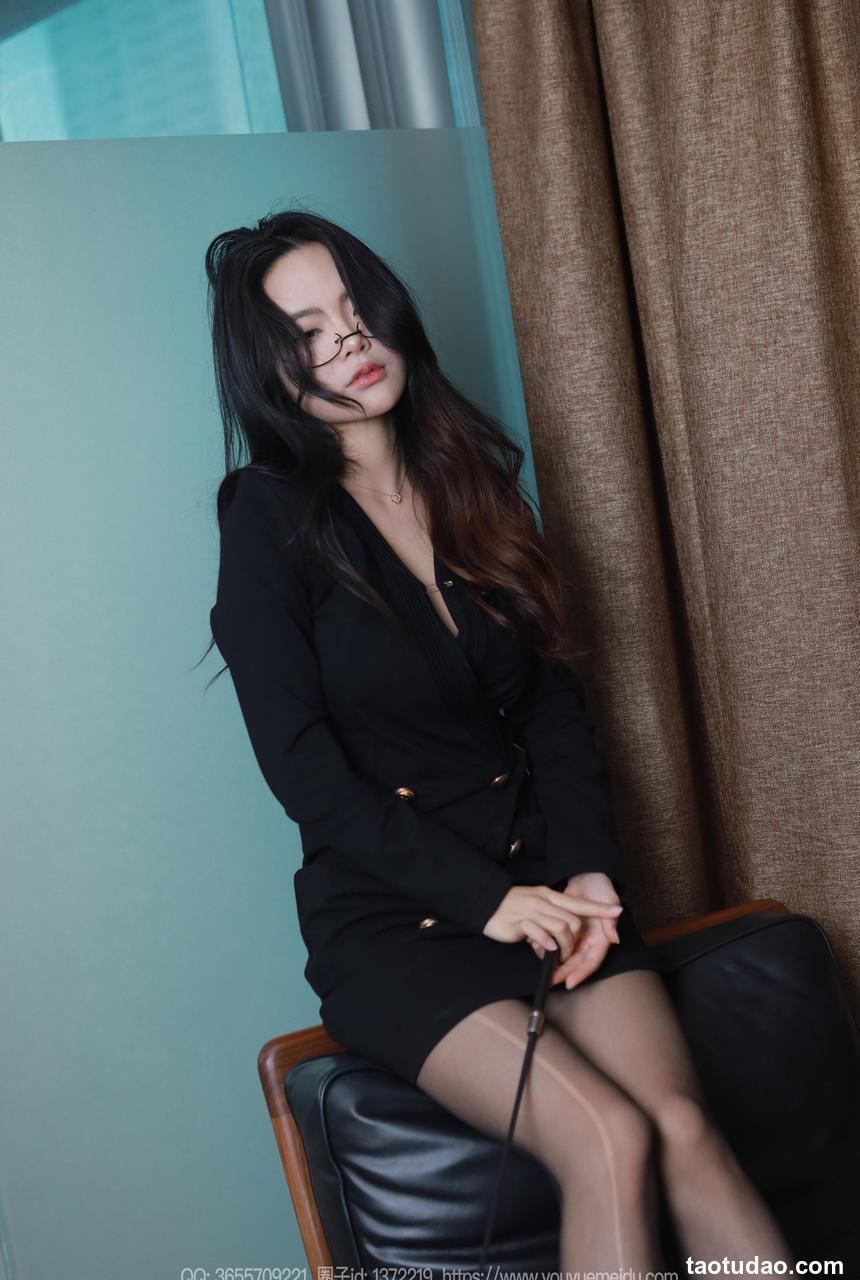 [IESS异思趣向] 2024.04.12 丝享家 1714 兔兔《魅惑黑衣》[84P-79.7M]