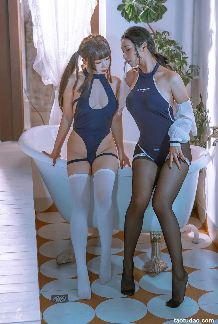 云溪溪 NO.053 — 奶桃 双人竟泳 [153P-81MB]