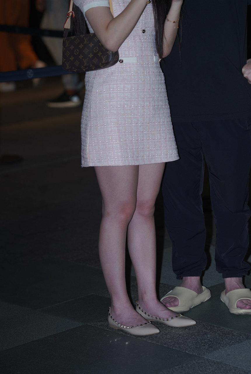 都市丽人漂亮包臀裙美腿小姐姐【16P-257MB】