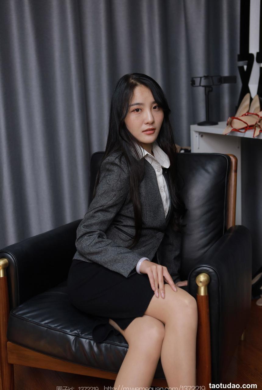 [IESS异思趣向] 2022.12.21 丝享家 1305 婉萍《白色高跟鞋》[90P-92.7M]