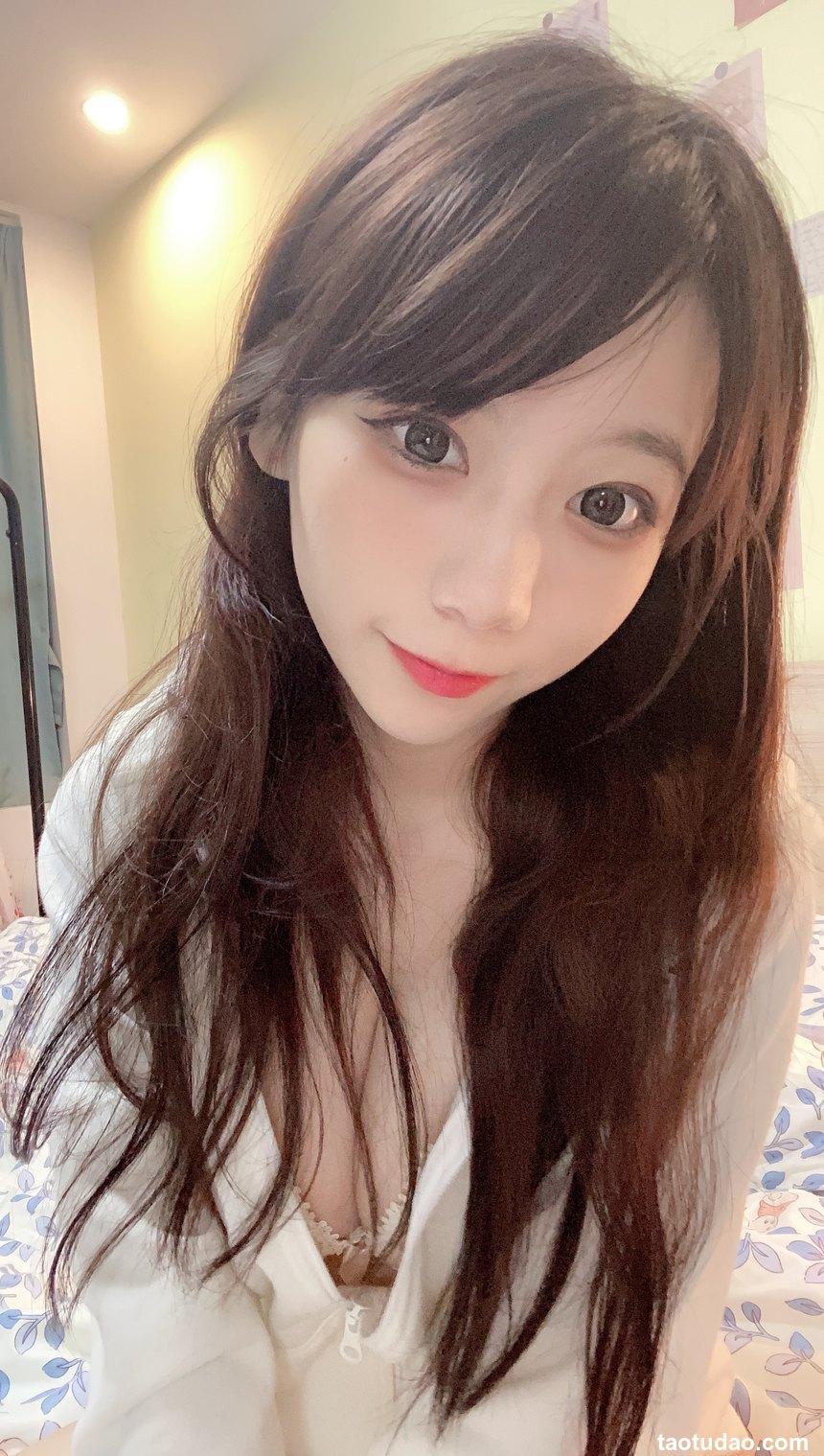 usejan(蓝蓝) - NO.14 白色连帽衫 [50P1V-180MB]